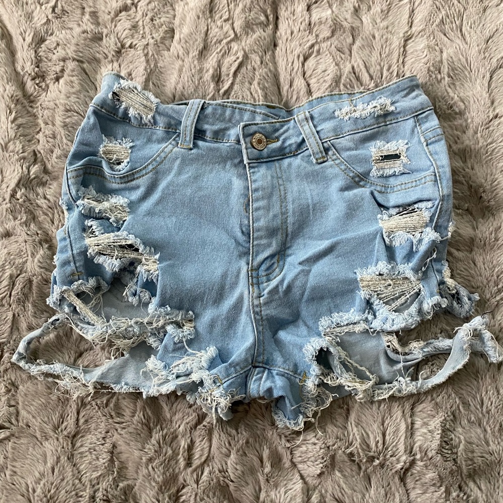 Amazon || Medium || Jean Shorts || Light Blue